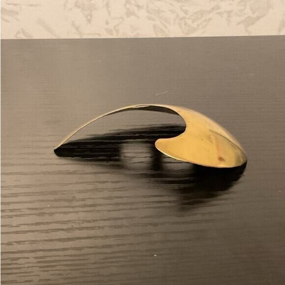 Vintage Brass Crescent Moon Brooch Pin With Dual Cut-Out Design - Picture 3 of 5